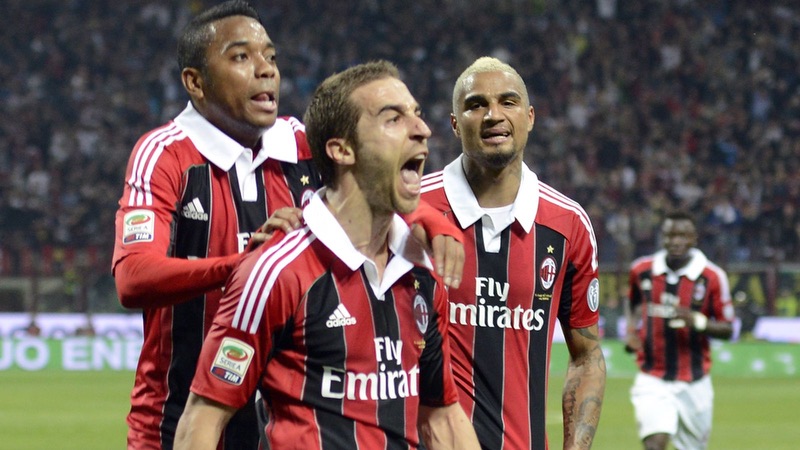 Thành công duy nhất của cầu thủ này là tại Milan Thành công duy nhất của cầu thủ này là tại Milan